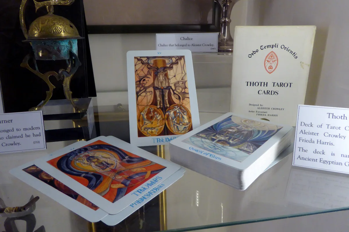 托特塔罗展柜 · 巫术与魔法博物馆